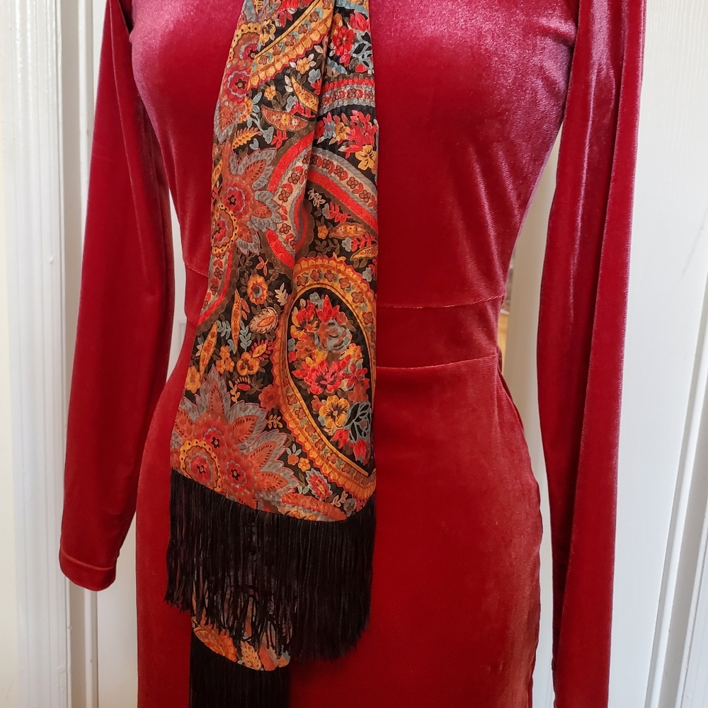 Vintage The specialty house scarf with fringe